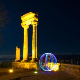 Runie in Nyon bei Vollmond